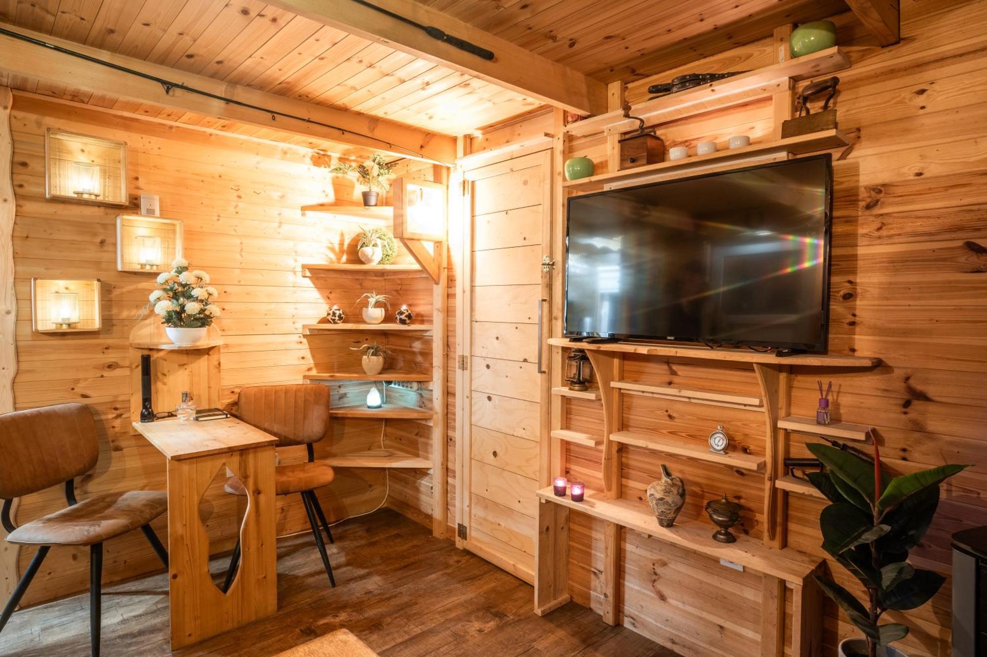 Julie Chalet